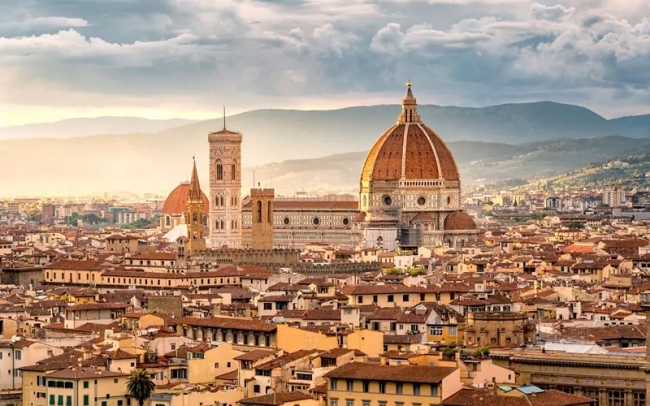 ITALIA CON ISLAS GRIEGAS - SALIDA 12 DE MAYO 2027